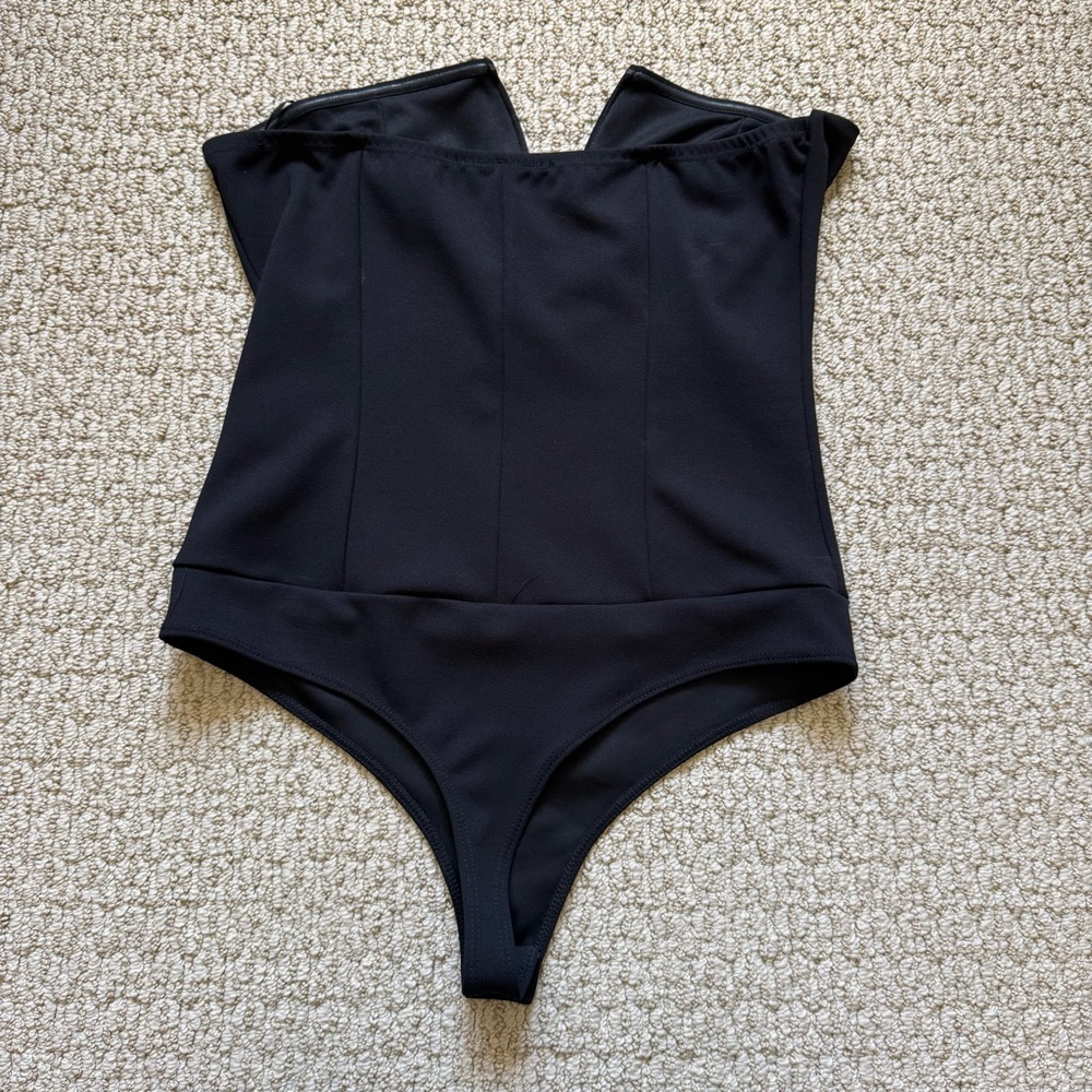 AKIRA Black Strapless Deep Plunge Bodysuit Large - Picture 6 of 8